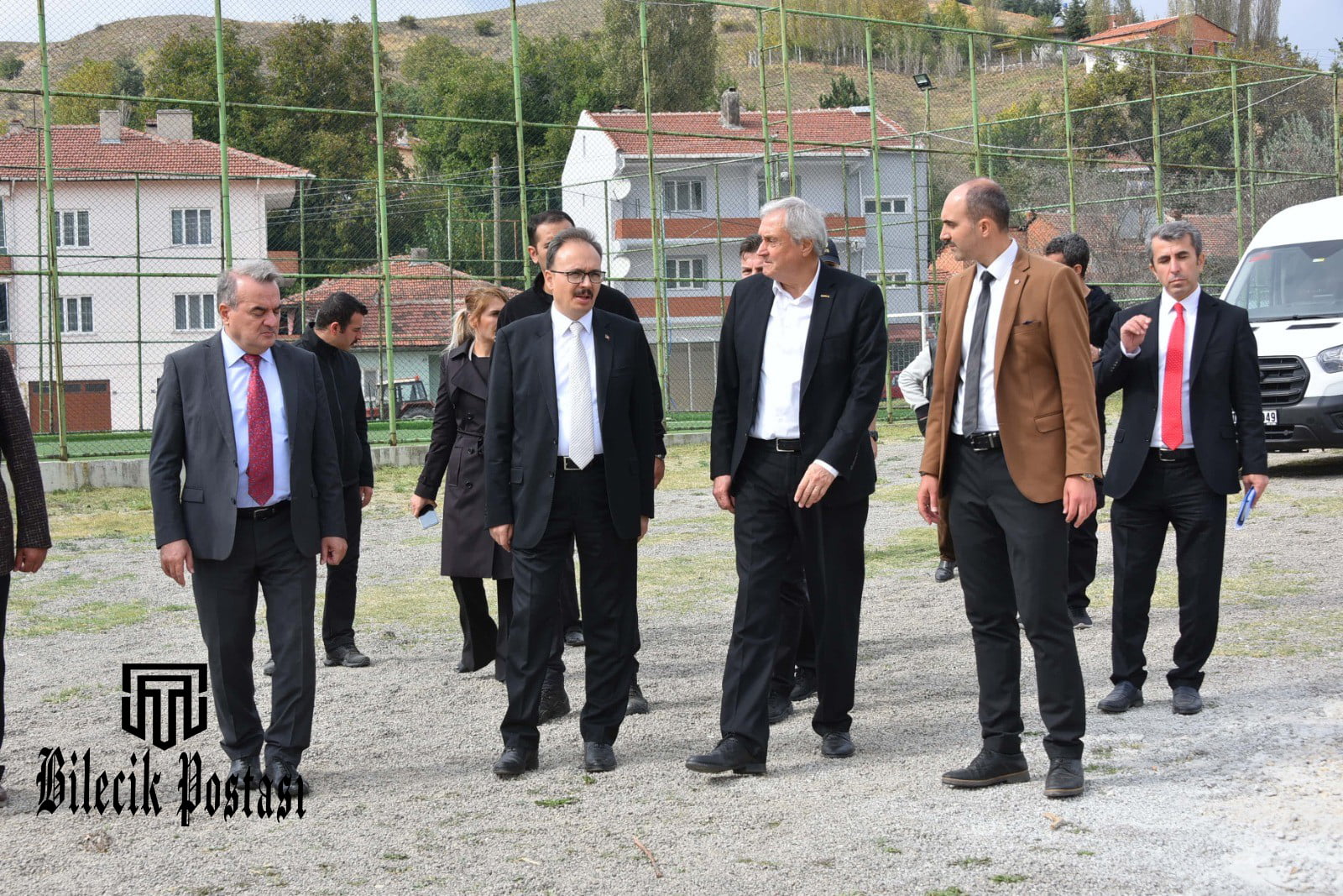 Vali Kızılkaya, Kaymakam Öztürk ve Başkan Bakkalcıoğlu yapılmakta olan Cemevi ve Kültür Merkezi’nde incelemelerde bulundu