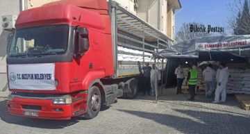 Bozüyük Belediyesi’nin un yüklü 11’inci yardım tırı Kahramanmaraş’a ulaştı