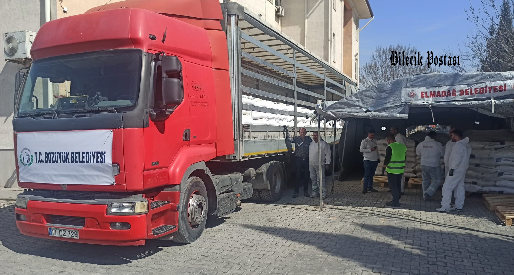 Bozüyük Belediyesi’nin un yüklü 11’inci yardım tırı Kahramanmaraş’a ulaştı